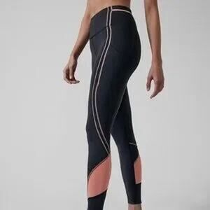 Athleta Ultimate Stash Pocket Ignite 7/8 Tight Leggings Black & - Size XS / P